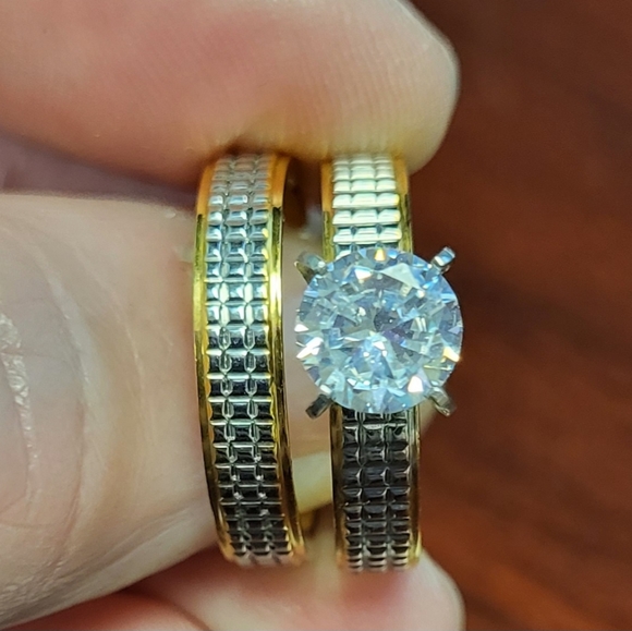 STAINLESS STEEL  gold/silver wedding set, 1 carat brilliant round stone size 7 - Picture 4 of 8
